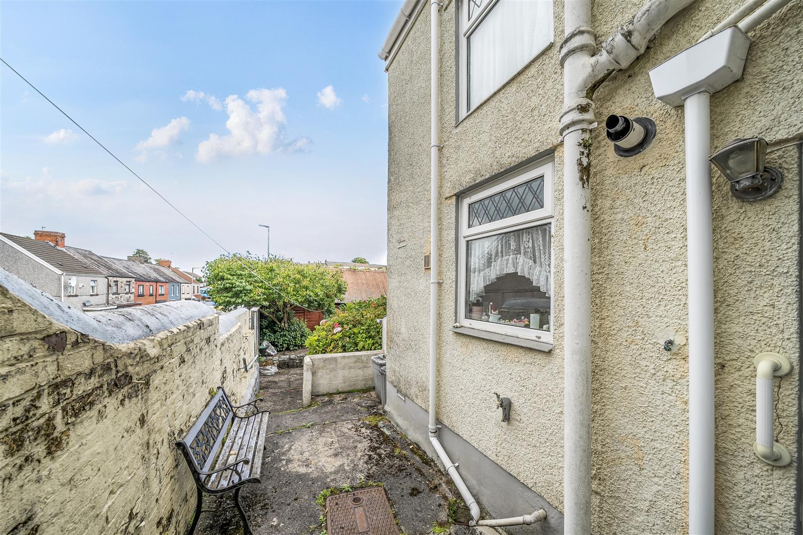 Symmons Street, Waun Wen, Swansea, SA1 6FT